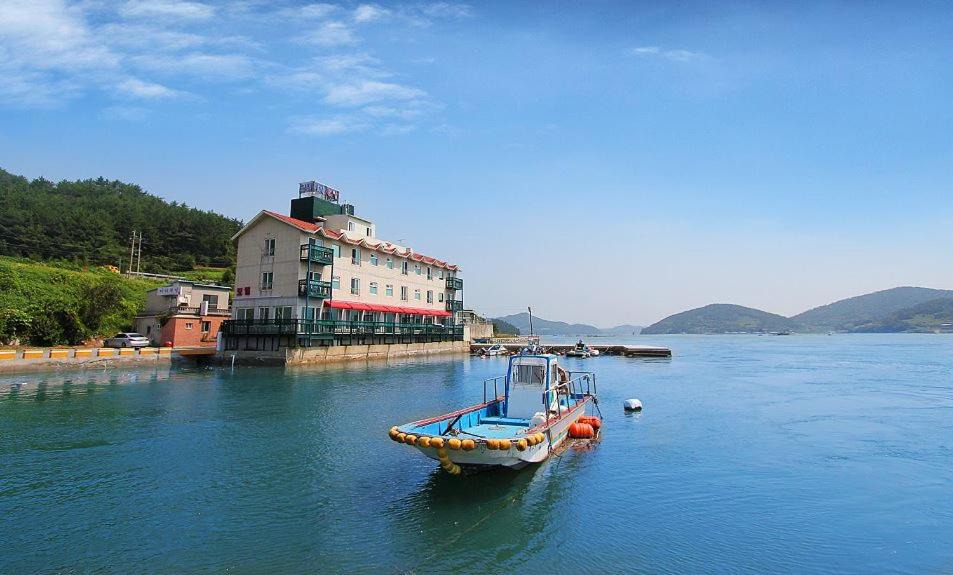 Namhae Night Days Pension | Samdong-myeon