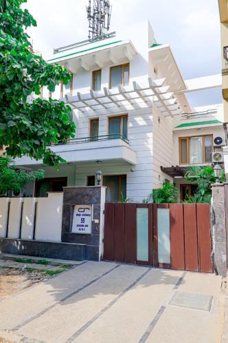 Ahuja Residency Cyber City | DLF City