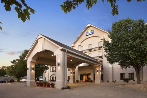 Days Inn | Cedar Rapids