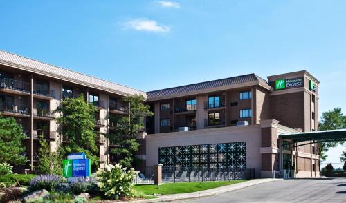 Naperville Inn | Rolling Meadows