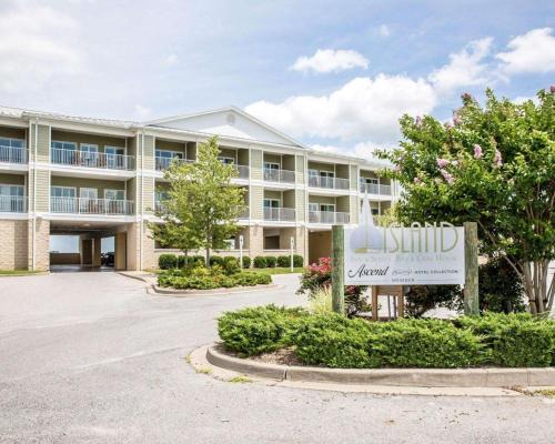 Island Inn Hotel | Piney Point