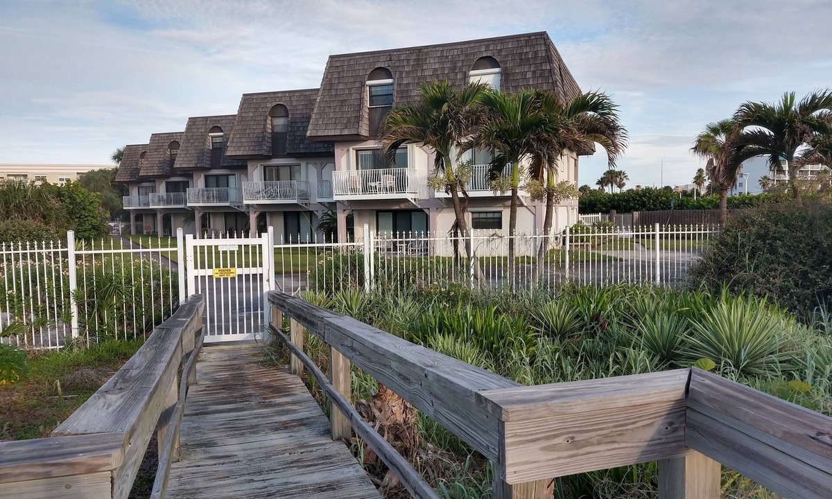 The Resort Cocoa Beach | Avon By The Sea