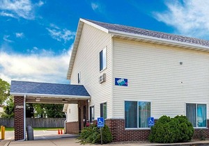 1-Star Hotel ∙ Rodeway Inn Cedar Rapids