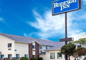 1-Star Hotel ∙ Rodeway Inn Cedar Rapids