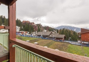 10m from ski slopes, 2nd floor, view valley, balcony, tv, 33m², Les Arcs