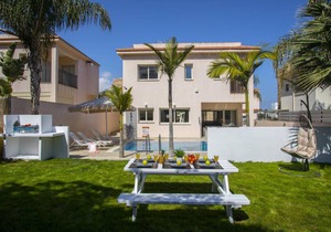 140 m² Villa ∙ 3 bedrooms ∙ 6 guests