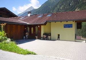 150 m² Apartment ∙ 1 bedroom ∙ 8 guests