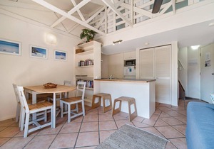 16 Point Lookout Beach Resort