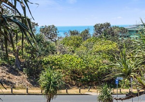 16 Point Lookout Beach Resort