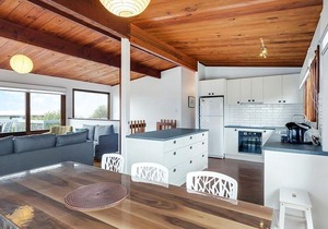 17 Dulling Street - Beach House