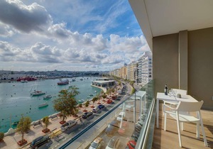 180 m² Apartment ∙ 3 bedrooms ∙ 6 guests