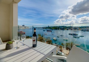 180 m² Apartment ∙ 3 bedrooms ∙ 6 guests