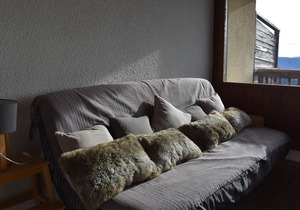 2-room cabin, south balcony, parking, near town center in Font-Romeu