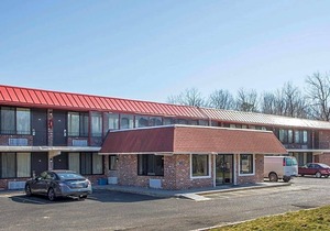 2-Star Hotel ∙ Rodeway Inn Hammonton