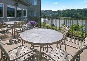 2-Star Hotel ∙ Best Western Plus Columbia River Inn