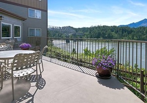 2-Star Hotel ∙ Best Western Plus Columbia River Inn
