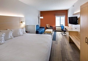 2-Star Hotel ∙ Holiday Inn Express Cedar Rapids - Collins Road, an IHG Hotel