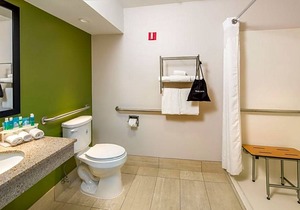 2-Star Hotel ∙ Holiday Inn Express Cedar Rapids - Collins Road, an IHG Hotel