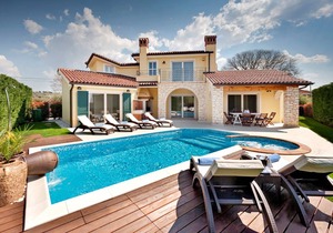 250 m² Villa ∙ 3 bedrooms ∙ 8 guests