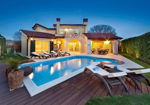 250 m² Villa ∙ 3 bedrooms ∙ 8 guests