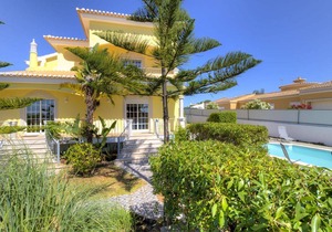 250 m² Villa ∙ 6 bedrooms ∙ 12 guests
