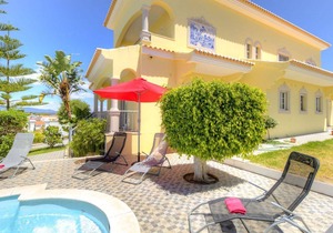 250 m² Villa ∙ 6 bedrooms ∙ 12 guests