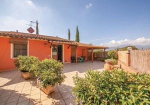 3 bedroom accommodation in Orentano PI