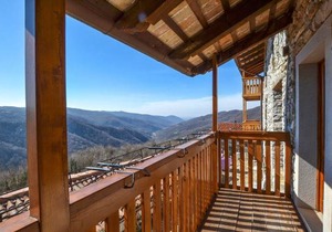3 bedroom accommodation in Stregna