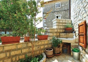 3 Bedroom Cozy Home In Kastelir