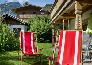 300 m² Accommodation ∙ 8 bedrooms ∙ 15 guests