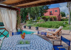 300 m² Villa ∙ 9 bedrooms ∙ 17 guests