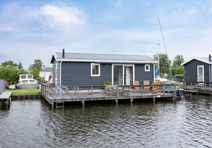33 m² Houseboat ∙ 2 bedrooms ∙ 4 guests