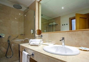 4-Star Hotel ∙ Grupotel Playa de Palma Suites & Spa