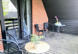 5 minute walk to Lego - 2 bedrooms Loft floor with balcony