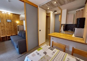 50m from resort center, 2nd floor, balcony, tv, ski locker, 26m², Montchavin La Plagne