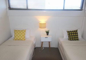 6 Pt Lookout Beach Resort