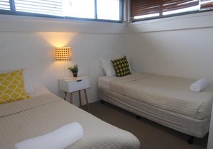 6 Pt Lookout Beach Resort