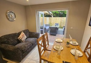 7 Eyre Square Lane