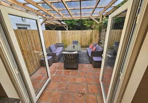 7 Eyre Square Lane