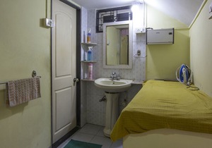 AC Studio Room !! Comfortable stay in heart of city!
