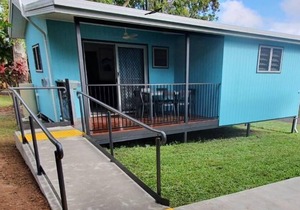 Accessible Villa 1 BR - Fully self-contained, wheelchair friendly, 1 Queen, 1 Sofa, 1 Trundle