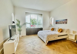 aday - Beautiful Suite