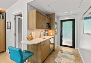 Adults-only escape on CCL with hot tub, hammocks, and peaceful lake views!