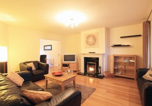 An ardmullen 3 bed oak that sleeps 6 guests in 3 bedrooms