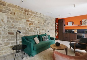 An atypical 2-BR/2BA near place de la Bastille