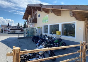 Apartment in Hochkrimml near Ski Slopes