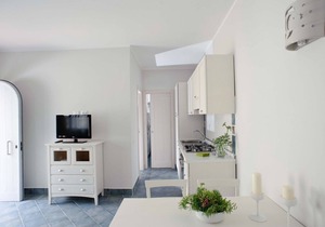 Apartment with terrace. Shared pool. 150 metres from beach