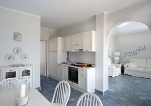 Apartment with terrace. Shared pool. 150 metres from beach