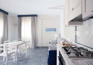 Apartment with terrace. Shared pool. 150 metres from beach