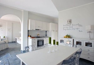 Apartment with terrace. Shared pool. 150 metres from beach